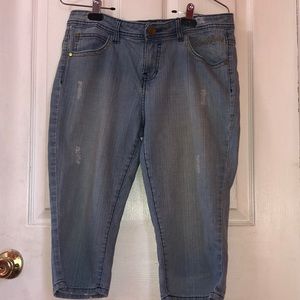 ARIZONA  jeans girls capris size 14 1/2. Slightly distressed